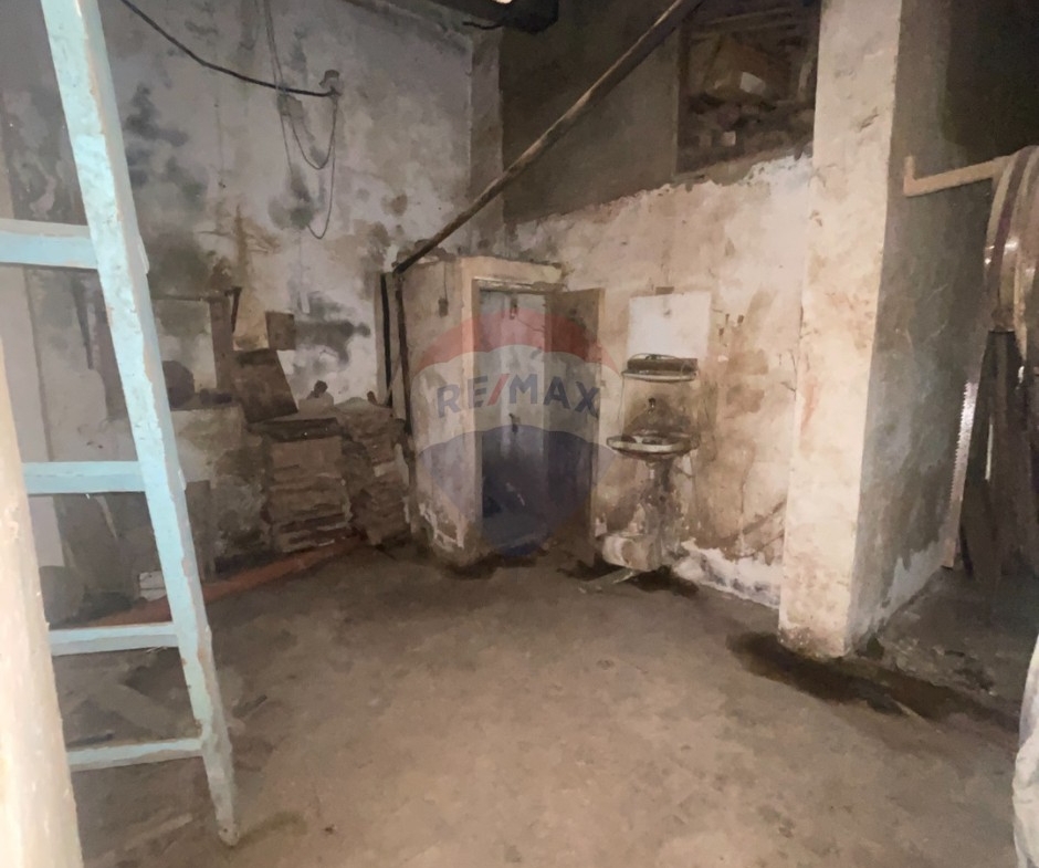 R9-3690 Warehouse for Sale in Metran – Tripoli, 700 m² مستودع للبيع في المطران طرابلس – 700 م² — Photo 10 of 12