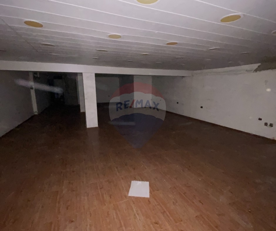 R9-3785 محل مع مستودع للبيع في شارع الثقافة طرابلس – 300 م² — الصورة 11 من 14