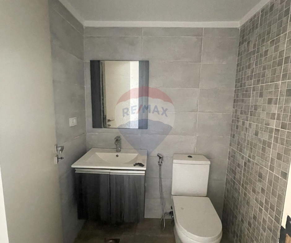 R9-3797 Apartment for Sale in Haykaliyeh – Koura, 140 m², Floor -1 شقة للبيع في هيكلية الكورة – 140 م²، الطابق تحت الأرض (-1) — Photo 4 of 9