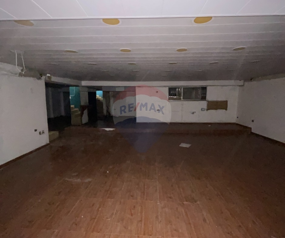 R9-3785 محل مع مستودع للبيع في شارع الثقافة طرابلس – 300 م² — الصورة 12 من 14