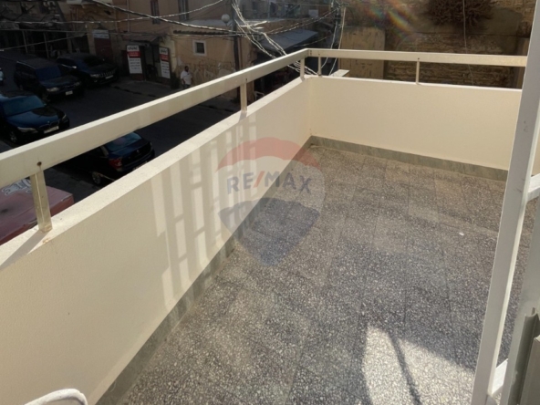 R9-3680 Office for Rent in Mina – Tripoli, Furnished, Renovatedمكتب للإيجار في الميناء طرابلس – مفروش ومجدّد — Photo 5 of 11
