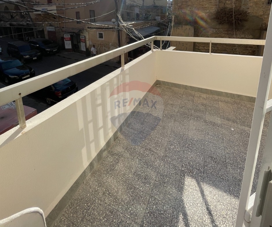 R9-3680 Office for Rent in Mina – Tripoli, Furnished, Renovatedمكتب للإيجار في الميناء طرابلس – مفروش ومجدّد — Photo 5 of 11