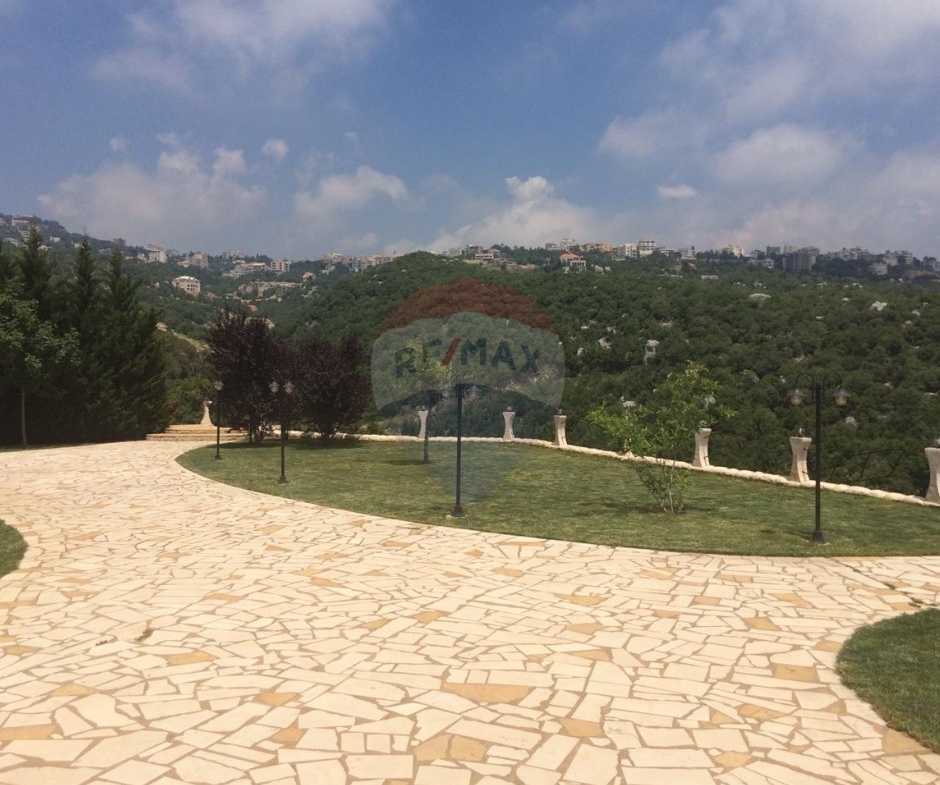 R9-3700 Villa for Sale in Jouniyeh – Aajaltoun, 350 m², Land 2300 m² فيلا للبيع في جونية عجلتون – 350 م²، أرض 2300 م² — Photo 14 of 24