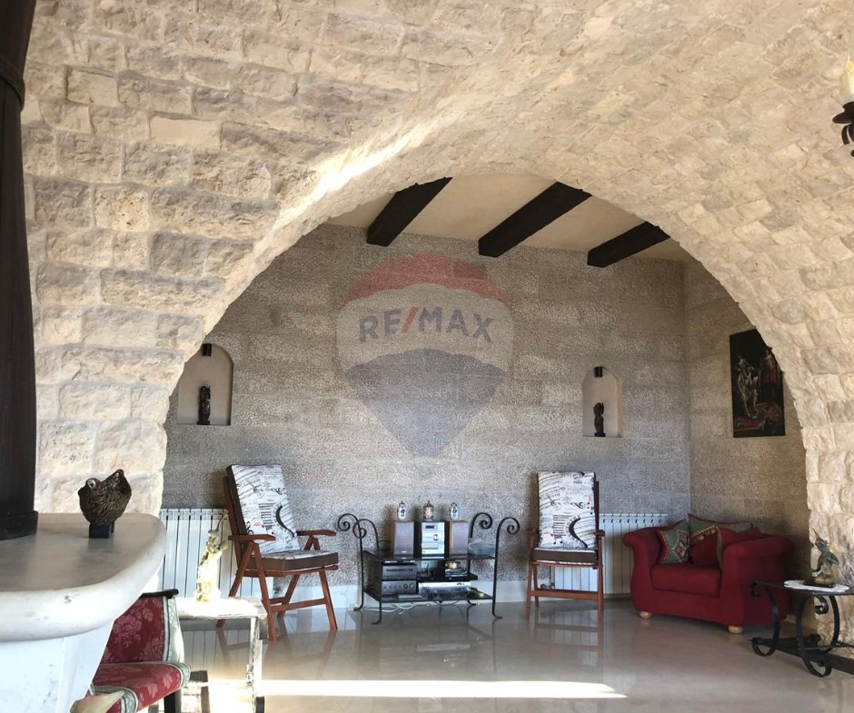 R9-3700 Villa for Sale in Jouniyeh – Aajaltoun, 350 m², Land 2300 m² فيلا للبيع في جونية عجلتون – 350 م²، أرض 2300 م² — Photo 15 of 24