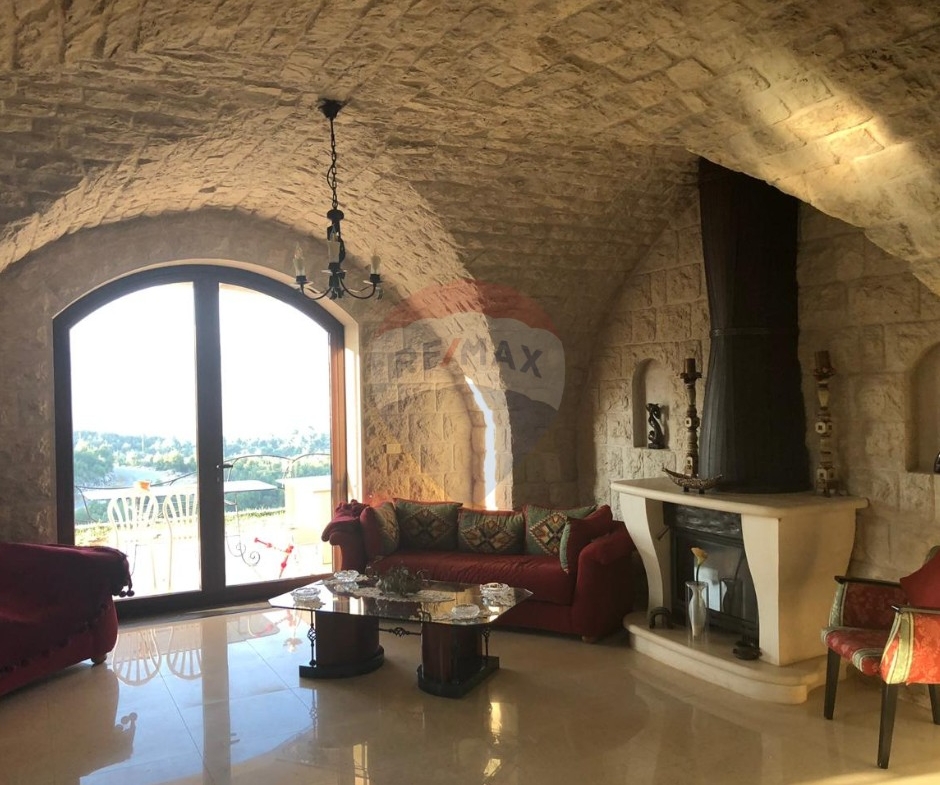 R9-3700 Villa for Sale in Jouniyeh – Aajaltoun, 350 m², Land 2300 m² فيلا للبيع في جونية عجلتون – 350 م²، أرض 2300 م² — Photo 16 of 24