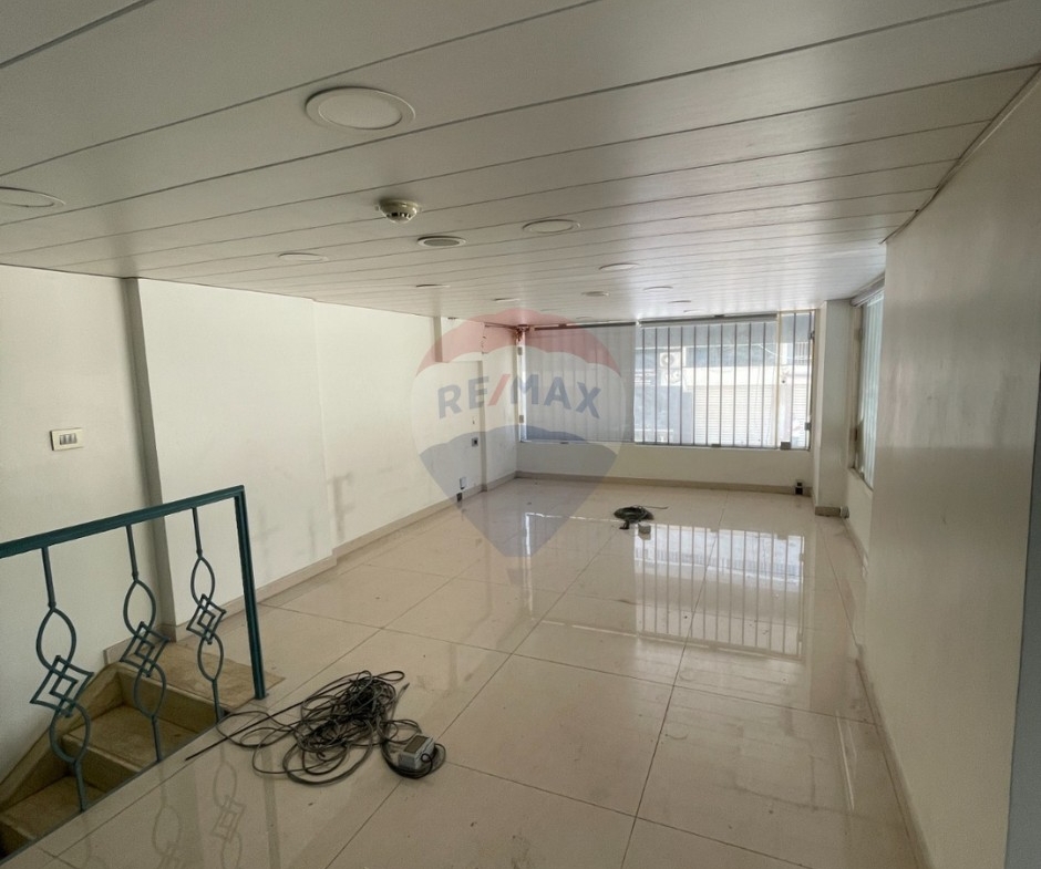 R9-3785 محل مع مستودع للبيع في شارع الثقافة طرابلس – 300 م² — الصورة 2 من 14