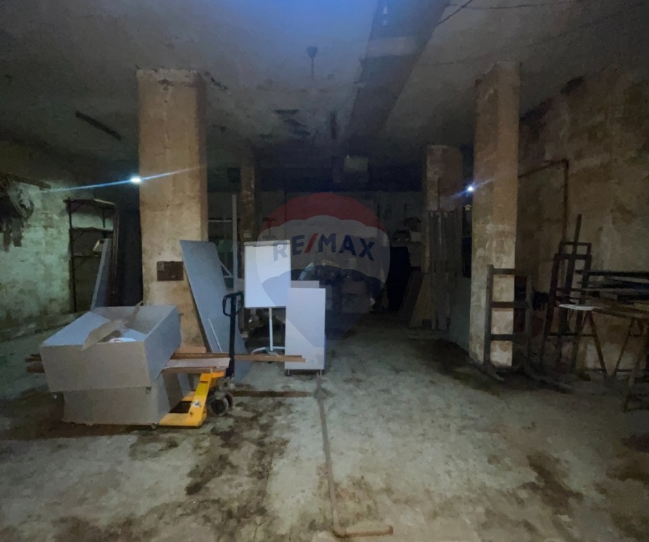 R9-3690 Warehouse for Sale in Metran – Tripoli, 700 m² مستودع للبيع في المطران طرابلس – 700 م² — Photo 2 of 12