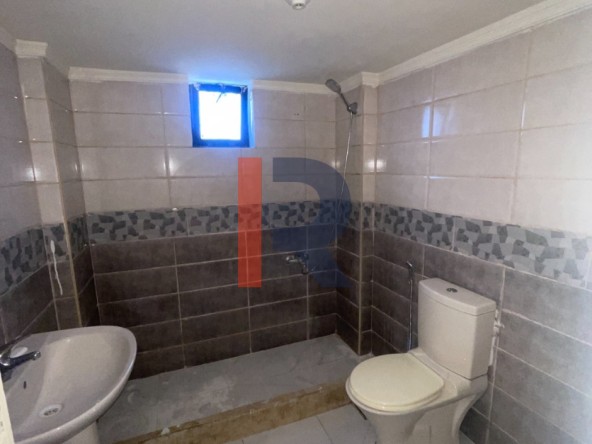 R9-3767  شقة للإيجار في أبو سمرا طرابلس – 130 م²، الطابق الأرضي، شبه مفروشة جديدة — الصورة 2 من 13