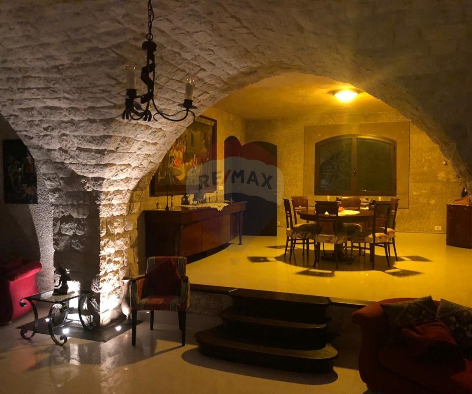 R9-3700 Villa for Sale in Jouniyeh – Aajaltoun, 350 m², Land 2300 m² فيلا للبيع في جونية عجلتون – 350 م²، أرض 2300 م² — Photo 23 of 24