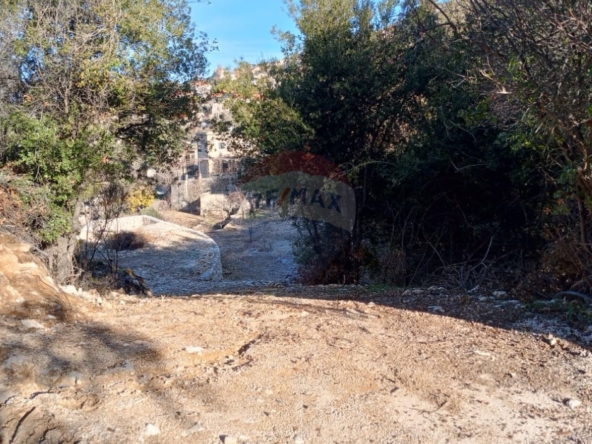 R9-3702 Land for Sale in Bchaaleh – Batroun, 850 m², Zoning 25/50 أرض للبيع في بشعليه البترون – 850 م²، تصنيف 25/50 — Photo 3 of 7