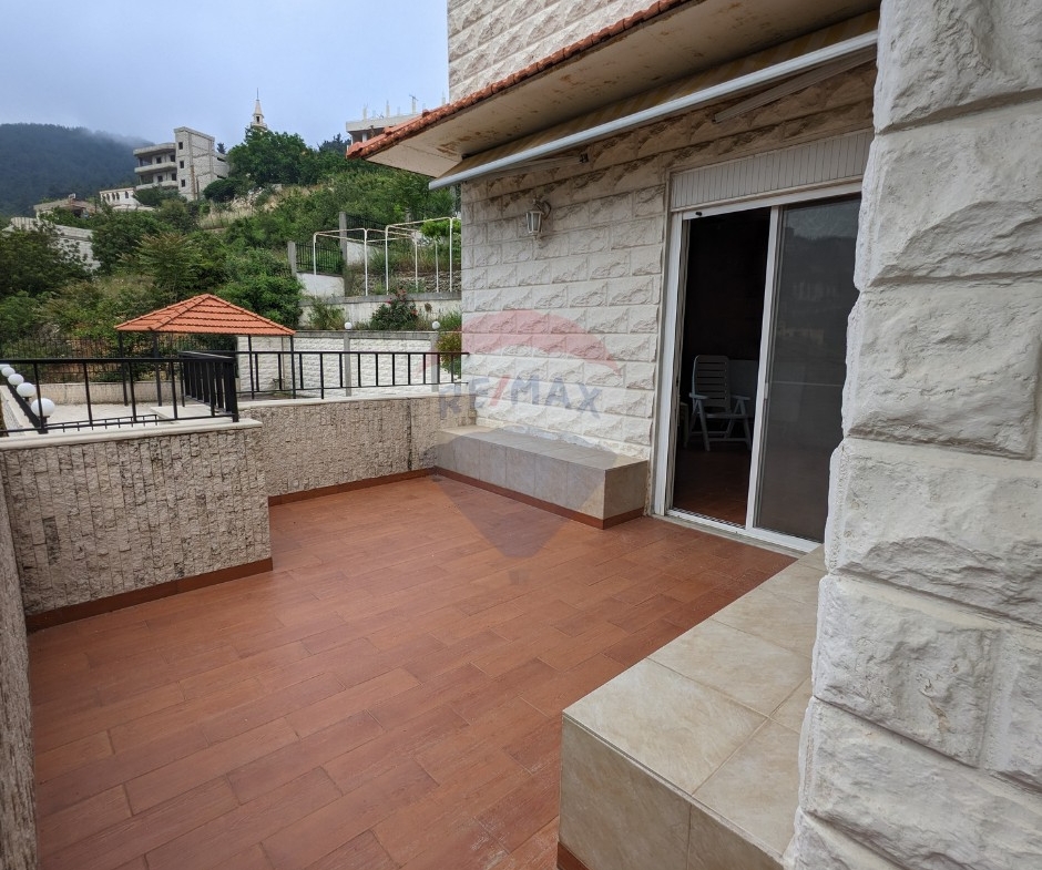 R9-3734 Countryside House with 3 Shops for Sale in Asoun – Danniyeh, 1250 m² Property بيت ريفي + 3 محلات للبيع في عاصون الضنية – 1250 م² — Photo 12 of 24