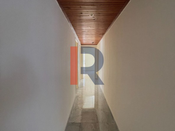 R9-3762شقة للإيجار في شارع ميتين طرابلس – 250 م²، مجددة — الصورة 3 من 12
