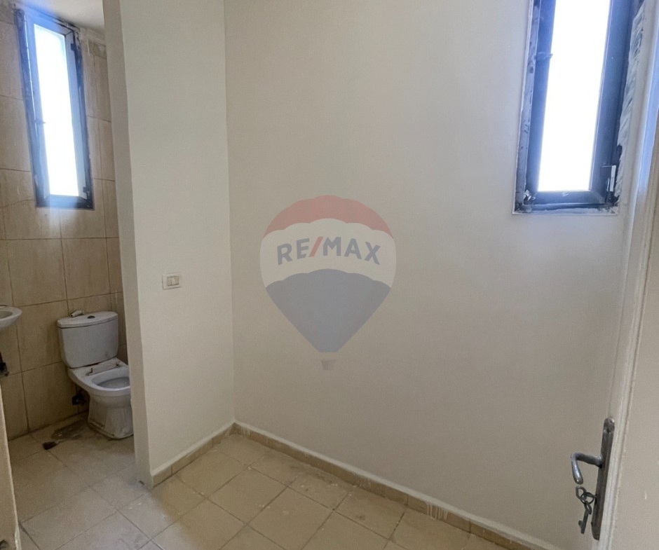 R9-3688 Apartment for Sale in Nakabet Al Ateba – Tripoli, 11th Floorشقة للبيع في نقابة الأطباء طرابلس – الطابق 11 — Photo 3 of 14