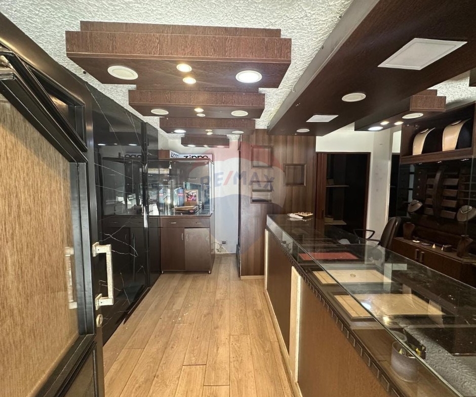 R9-3774 Shop for Rent in Azmi Street – Tripoli, 40 m², 2 Floorsمحل للإيجار بمساحة 40 م² في شارع عزمي – طرابلس — Photo 3 of 3