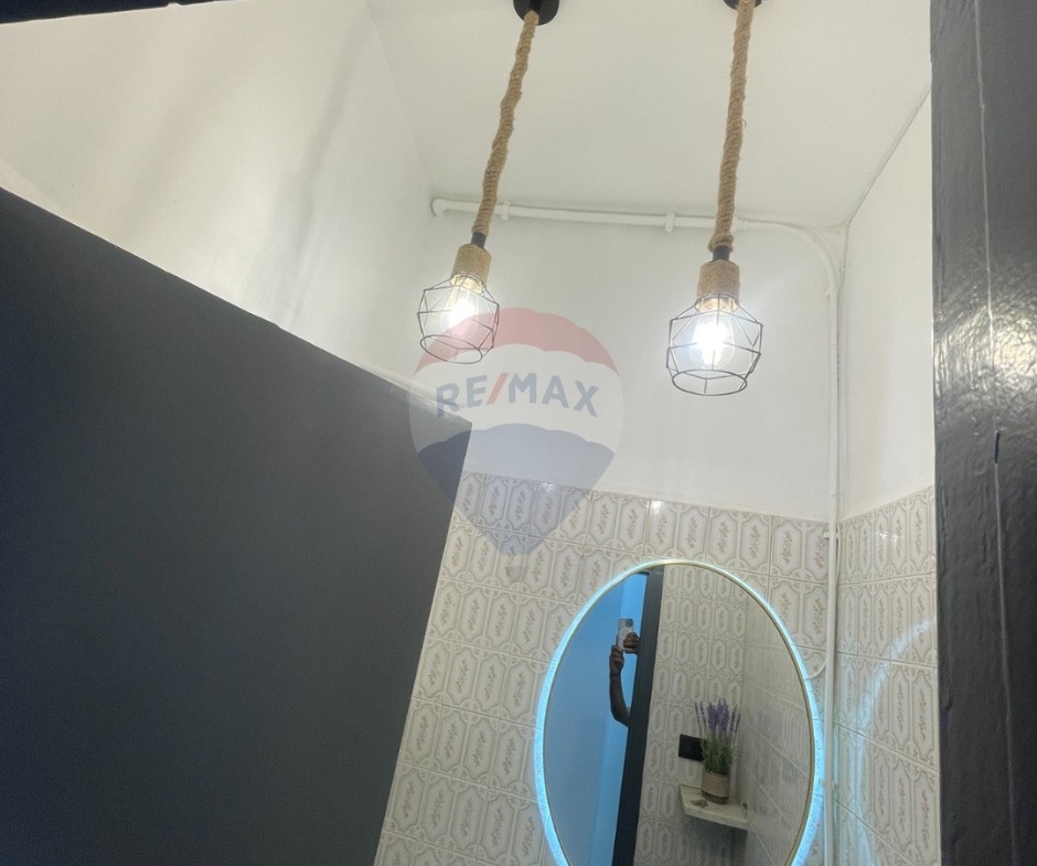 R9-3680 Office for Rent in Mina – Tripoli, Furnished, Renovatedمكتب للإيجار في الميناء طرابلس – مفروش ومجدّد — Photo 9 of 11