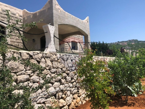 R9-3700 Villa for Sale in Jouniyeh – Aajaltoun, 350 m², Land 2300 m² فيلا للبيع في جونية عجلتون – 350 م²، أرض 2300 م² — Photo 4 of 24