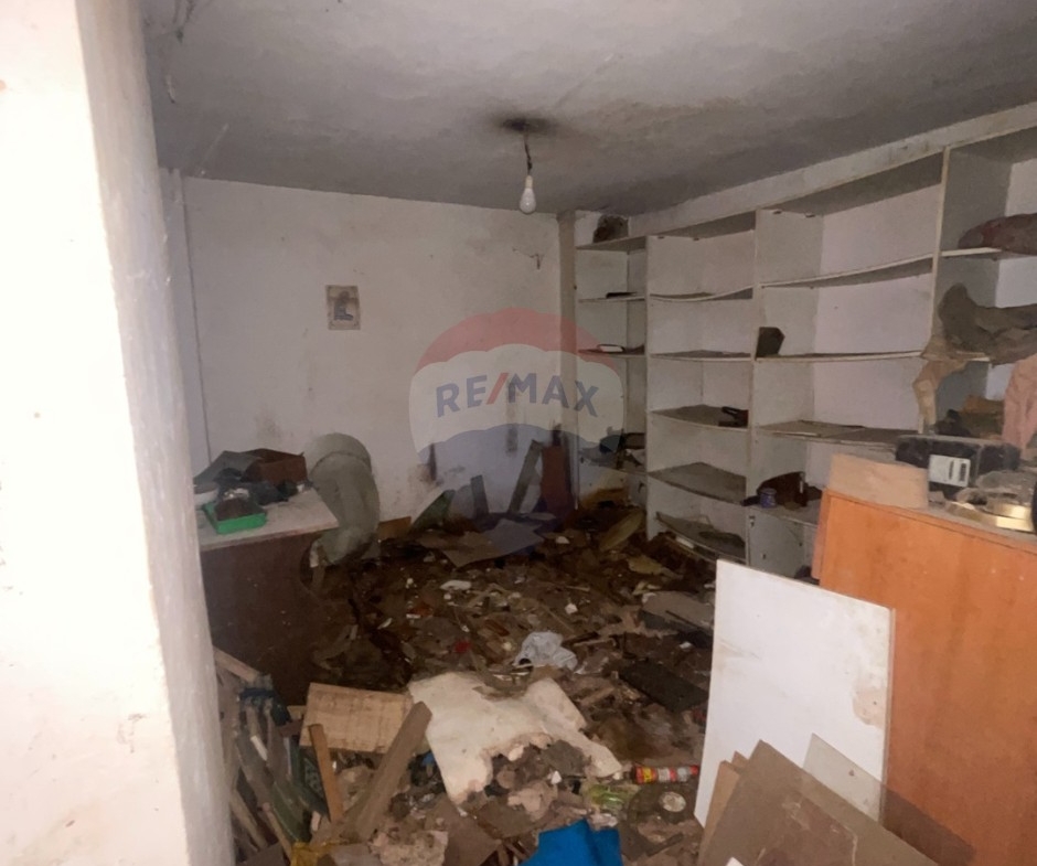R9-3690 Warehouse for Sale in Metran – Tripoli, 700 m² مستودع للبيع في المطران طرابلس – 700 م² — Photo 4 of 12