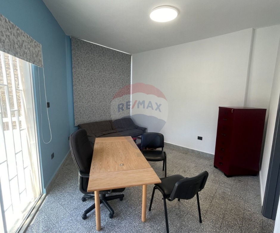 R9-3680 Office for Rent in Mina – Tripoli, Furnished, Renovatedمكتب للإيجار في الميناء طرابلس – مفروش ومجدّد — Photo 10 of 11
