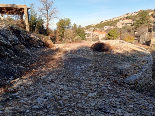 R9-3702 Land for Sale in Bchaaleh – Batroun, 850 m², Zoning 25/50 أرض للبيع في بشعليه البترون – 850 م²، تصنيف 25/50 — Photo 5 of 7