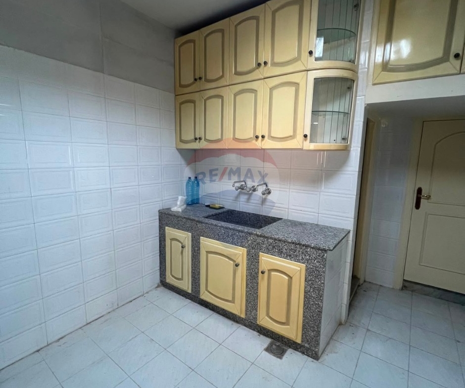 R9-3734 Countryside House with 3 Shops for Sale in Asoun – Danniyeh, 1250 m² Property بيت ريفي + 3 محلات للبيع في عاصون الضنية – 1250 م² — Photo 17 of 24