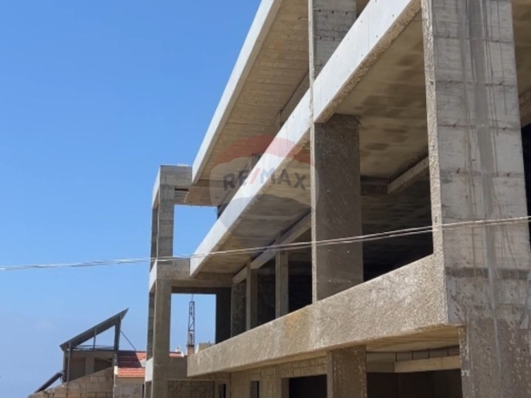 R9-3781فيلا للبيع في دده الكورة – مساحة بناء 1,600 م²، أرض 1,000 م²، إطلالة بانورامية بحرية وجبلية — الصورة 5 من 13