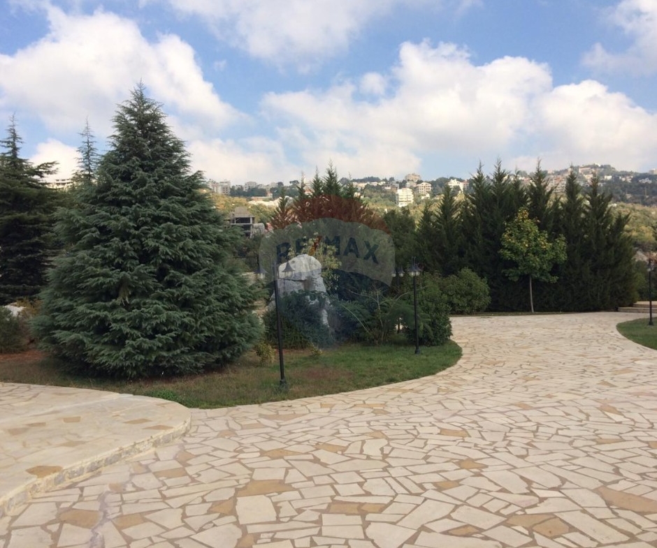 R9-3700 Villa for Sale in Jouniyeh – Aajaltoun, 350 m², Land 2300 m² فيلا للبيع في جونية عجلتون – 350 م²، أرض 2300 م² — Photo 6 of 24