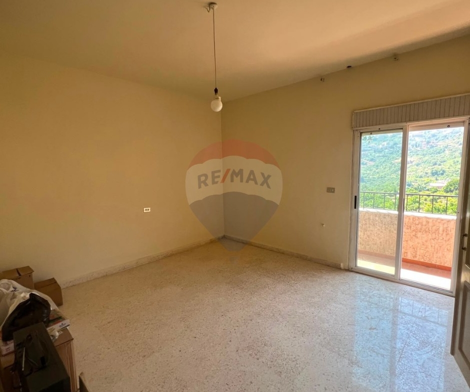 R9-3734 Countryside House with 3 Shops for Sale in Asoun – Danniyeh, 1250 m² Property بيت ريفي + 3 محلات للبيع في عاصون الضنية – 1250 م² — Photo 19 of 24