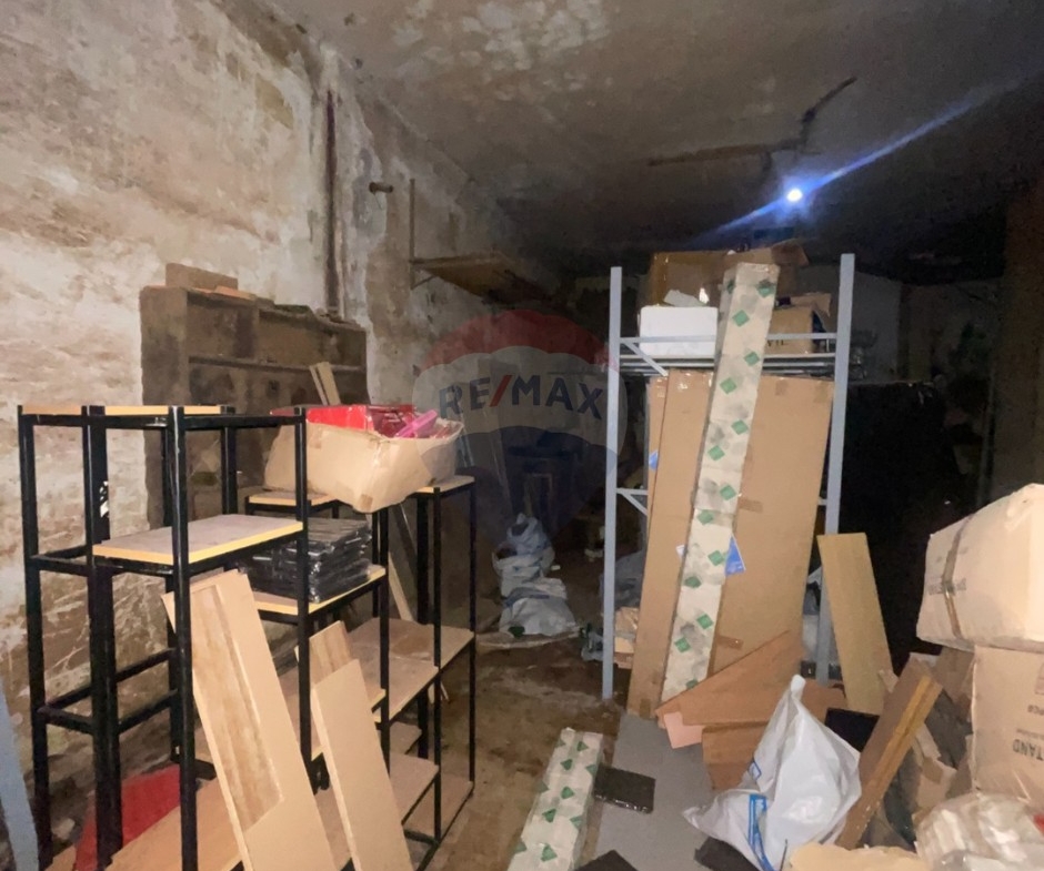 R9-3690 Warehouse for Sale in Metran – Tripoli, 700 m² مستودع للبيع في المطران طرابلس – 700 م² — Photo 7 of 12
