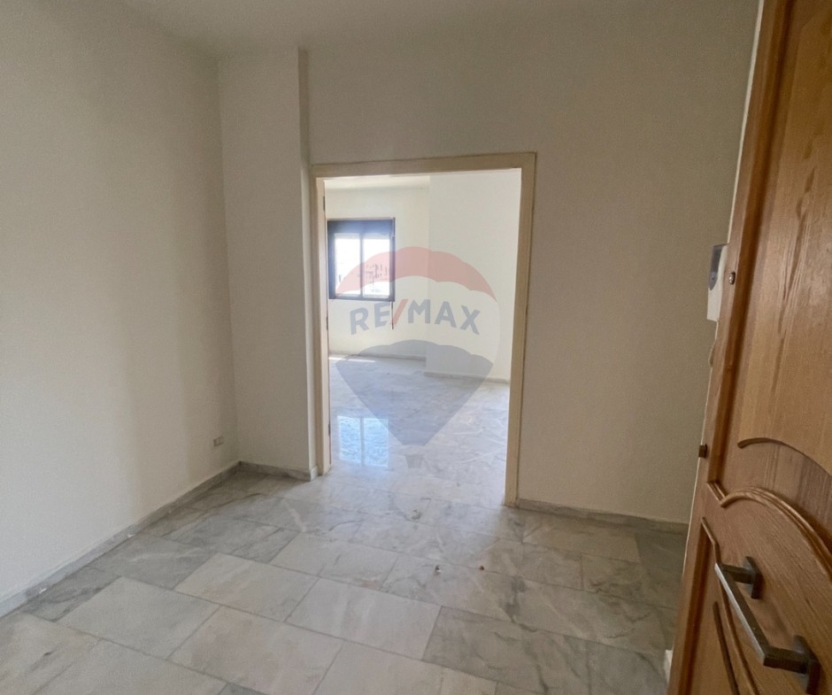 R9-3685 Apartment for Sale in Azmi Street – Tripoli, 220 m²شقة للبيع في شارع عزمي طرابلس – 220 م² — Photo 8 of 19