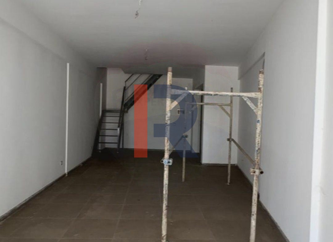 R9-3783محل للإيجار في بحصاص طرابلس – 100 م²، طابقان، موقع استراتيجي — الصورة 2 من 3