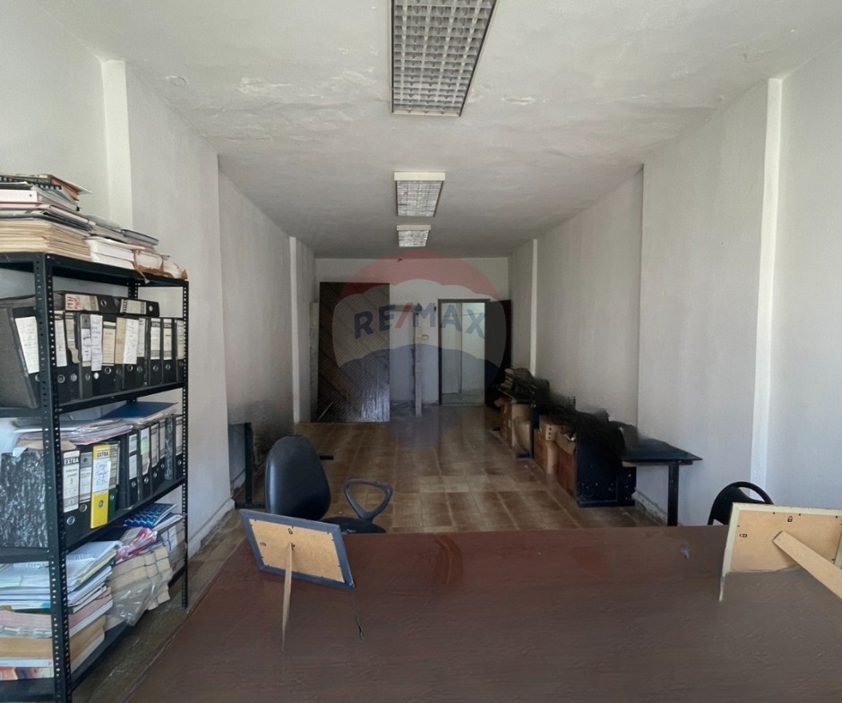 R9-3854 Office for Rent in Boulevard Tripoli – 40 m², Prime Spot, Open Spaceمكتب للإيجار في بوليفارد طرابلس – 40 م²، موقع رئيسي، مساحة مفتوحة — Photo 2 of 4