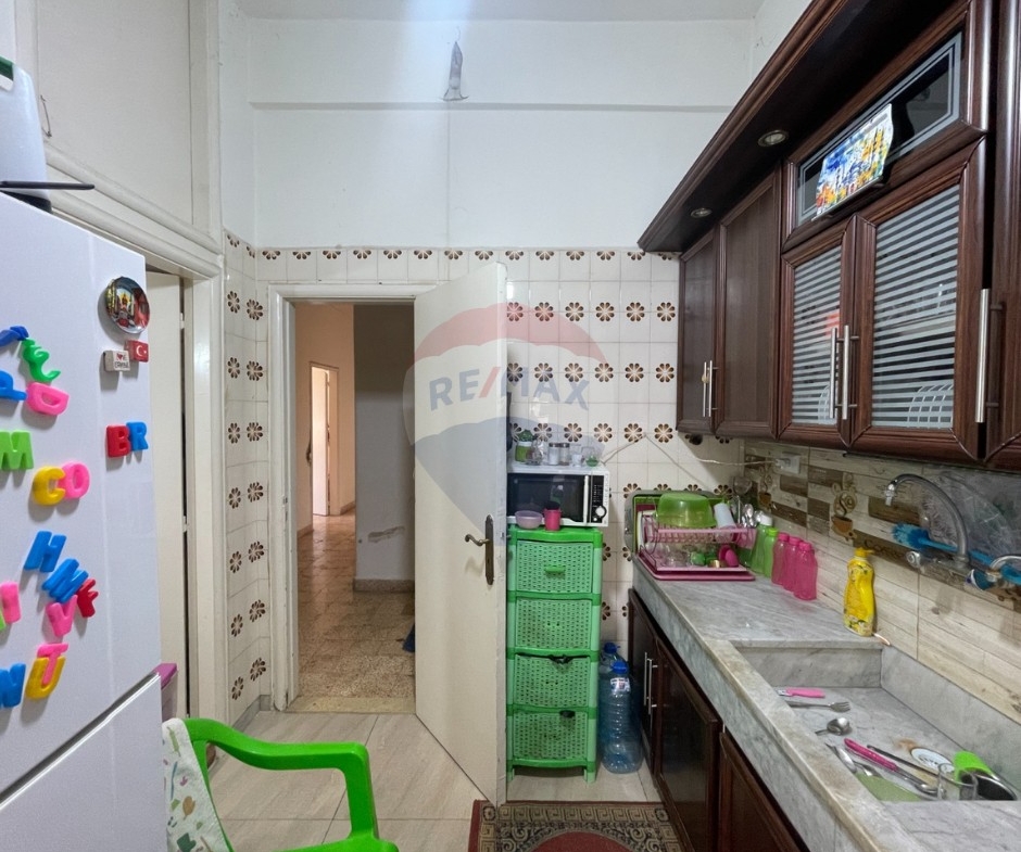 R9-3902 Apartment for Sale in Sahat El Nejme – Tripoli, 120 m²شقة للبيع في ساحة النجمة – طرابلس، 120 م² — Photo 10 of 12