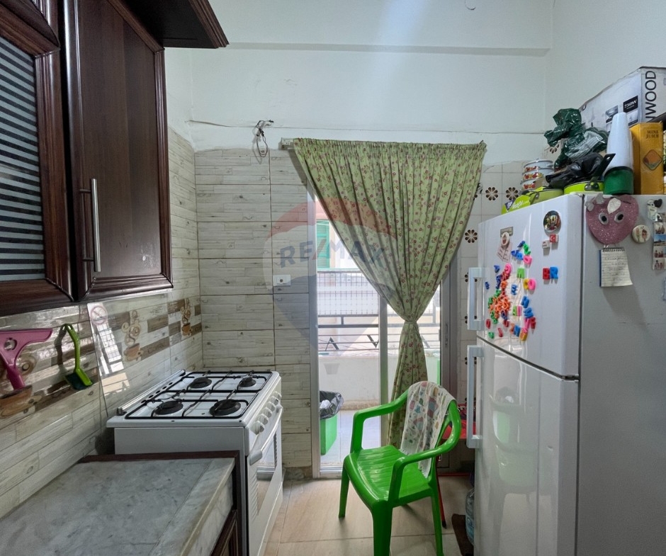 R9-3902 Apartment for Sale in Sahat El Nejme – Tripoli, 120 m²شقة للبيع في ساحة النجمة – طرابلس، 120 م² — Photo 11 of 12