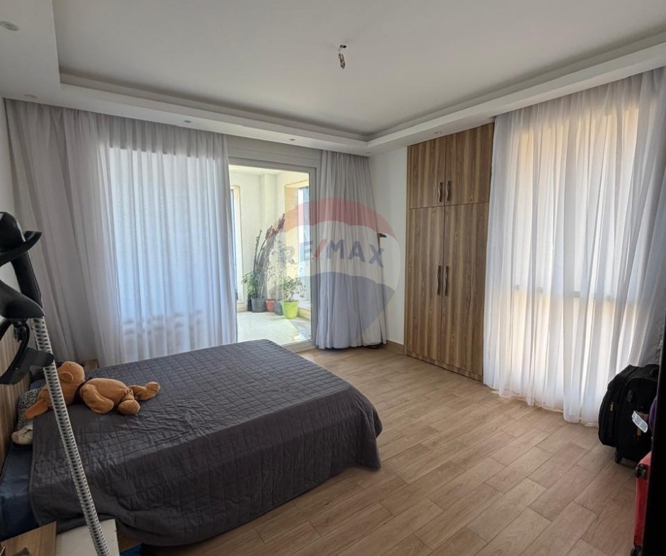 R9-3896 Apartment for Sale in Balamand – Koura, 260 m², Panoramic Mountain & Sea Viewشقة للبيع في البلمند – الكورة، 260 م²، إطلالة بانورامية على البحر والجبل — Photo 13 of 15
