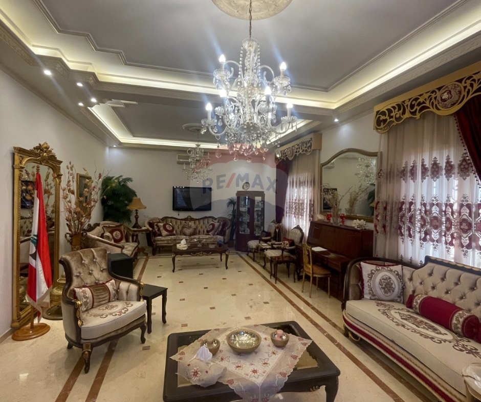 R9-3818 فيلا للبيع في راسمسقا – الكورة، 1,000 م²، إطلالة جبلية — الصورة 17 من 36
