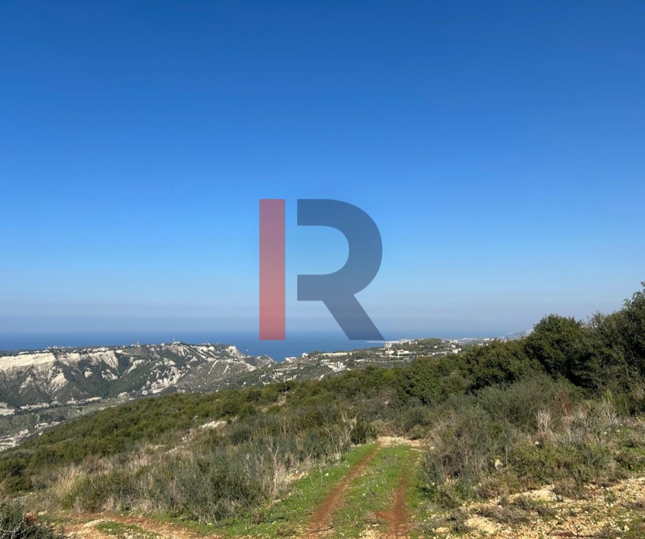R9-3827 Land for Sale in Aabrine – Batroun, 1,550 m², Sea View — Photo 2 of 8