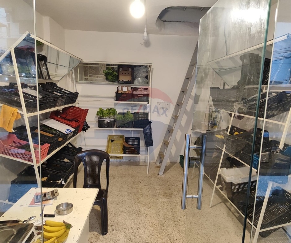 R9-3830 محل للبيع في شارع جميل عدرا – طرابلس، 24 م²، طابقان، رصيف واسع — الصورة 2 من 2