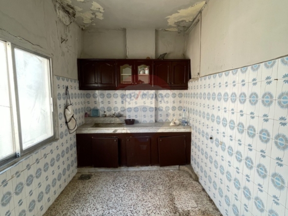 R9-3832 شقة للبيع في باب الرمل – طرابلس، 190 م² — الصورة 2 من 9