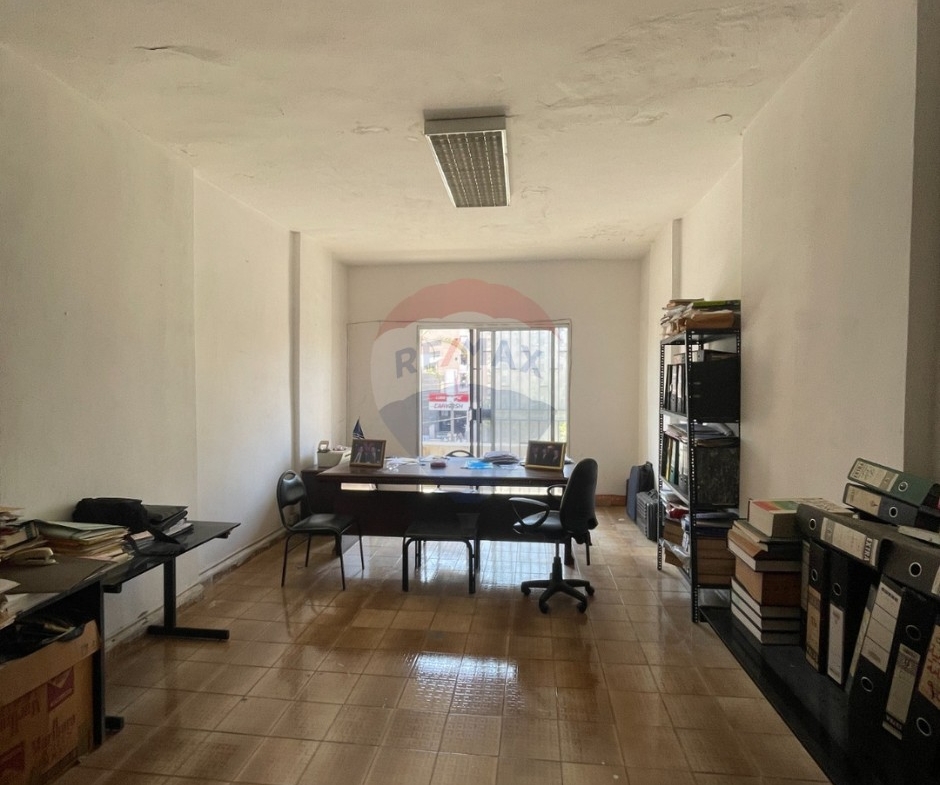 R9-3854 Office for Rent in Boulevard Tripoli – 40 m², Prime Spot, Open Spaceمكتب للإيجار في بوليفارد طرابلس – 40 م²، موقع رئيسي، مساحة مفتوحة — Photo 1 of 4