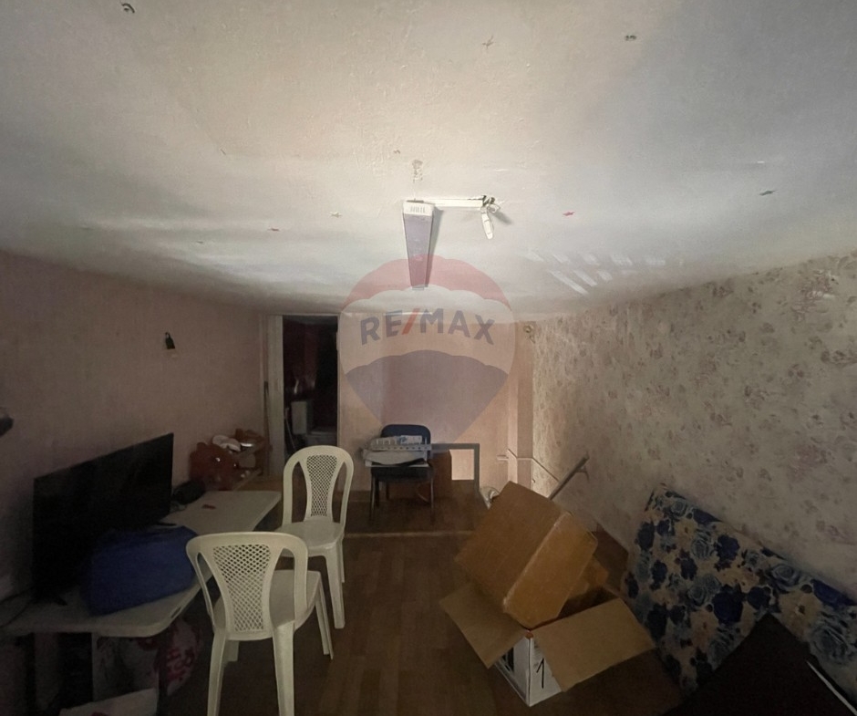 R9-3868 Shop for Sale in Jamil Adra Street – Tripoli, 64 m²محل للبيع في شارع جميل عدرا – طرابلس، 64 م² — Photo 3 of 4