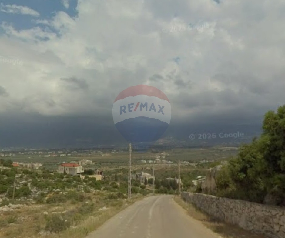 R9-3879 Land for Sale in Nakhleh – Koura, 1568 m², Zoning 20/40 أرض للبيع في نخلة – الكورة، 1568 م²، تنظيم 20/40 — Photo 2 of 3
