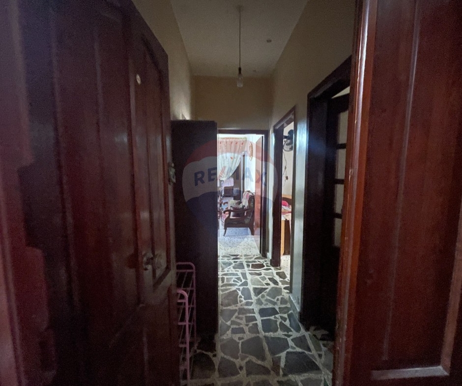 R9-3884 Apartment for Sale in Qobbeh – Tripoli, 140 m²شقة للبيع في القبة – طرابلس، 140 م² — Photo 2 of 11