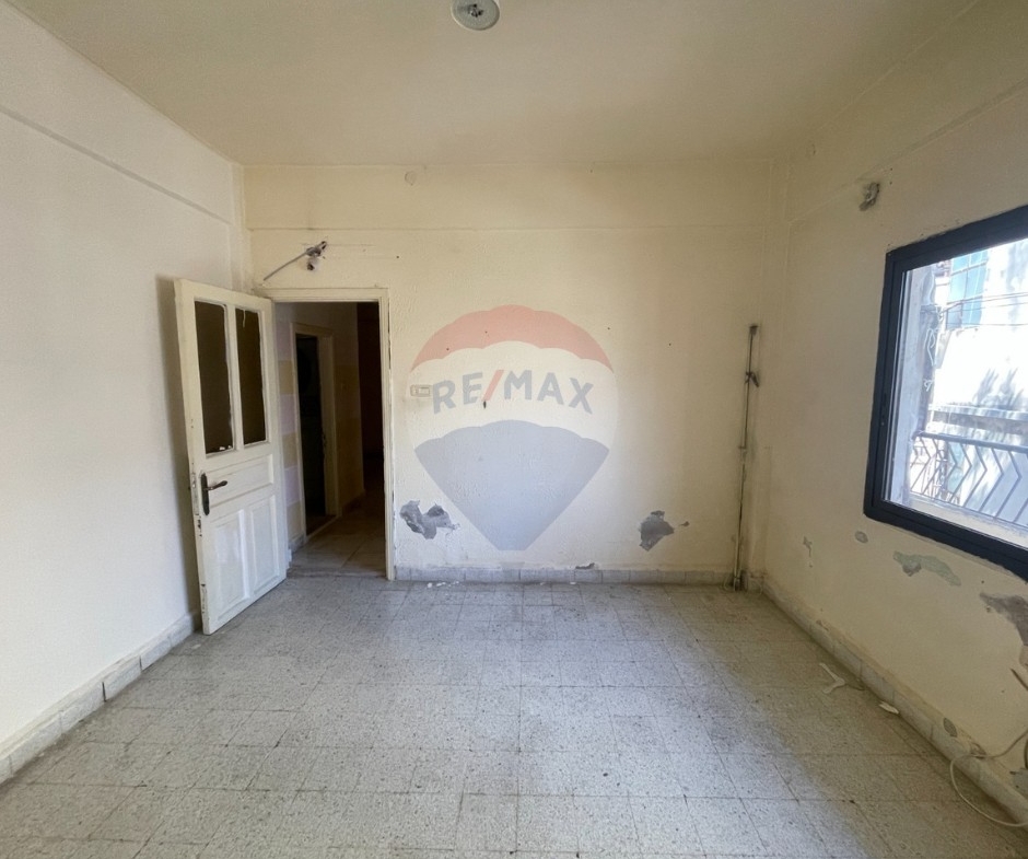 R9-3889 شقة للبيع في أبو سمرا طرابلس – ساحة سعدون، 140 م² — الصورة 2 من 14