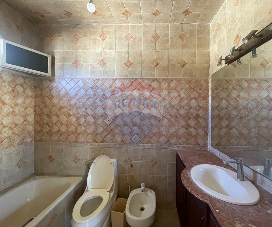 R9-3895 Furnished Apartment for Rent in Dam wel Farez – Tripoli, 300 m²شقة مفروشة للإيجار في الضم والفرز – طرابلس، 300 م² — Photo 20 of 28