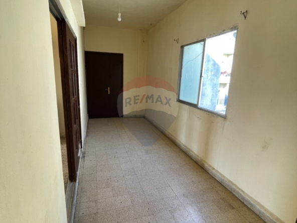 R9-3832 شقة للبيع في باب الرمل – طرابلس، 190 م² — الصورة 3 من 9