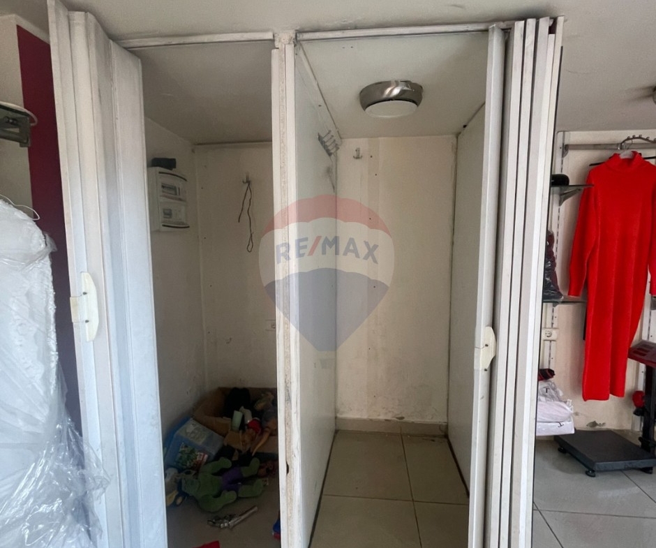 R9-3885  محل للبيع في تل – طرابلس، 230 م²، طابقان، 4 واجهات — الصورة 3 من 11