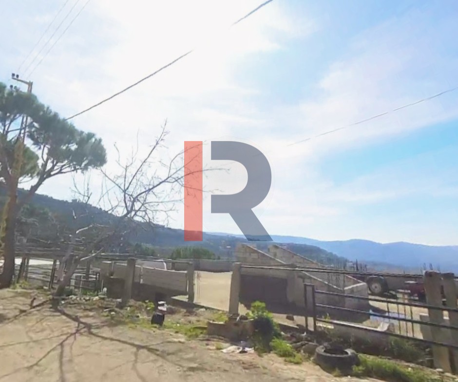 R9-3808 Land for Sale in Besrine – Aley, 3,000 m², Planted with Grapes and Fruitsأرض للبيع في بسرين – عاليه، 3,000 م²، مزروعة بالعنب والأشجار المثمرة — Photo 3 of 4