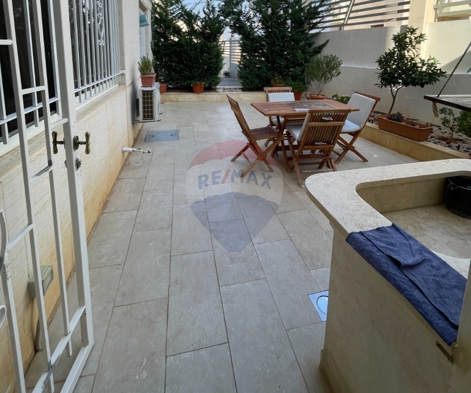 R9-3826 Furnished Apartment for Sale in Nakhleh – Koura, 140 m² + 40 m² Gardenشقة مفروشة للبيع في نخلة – الكورة، 140 م² + حديقة 40 م² — Photo 4 of 14