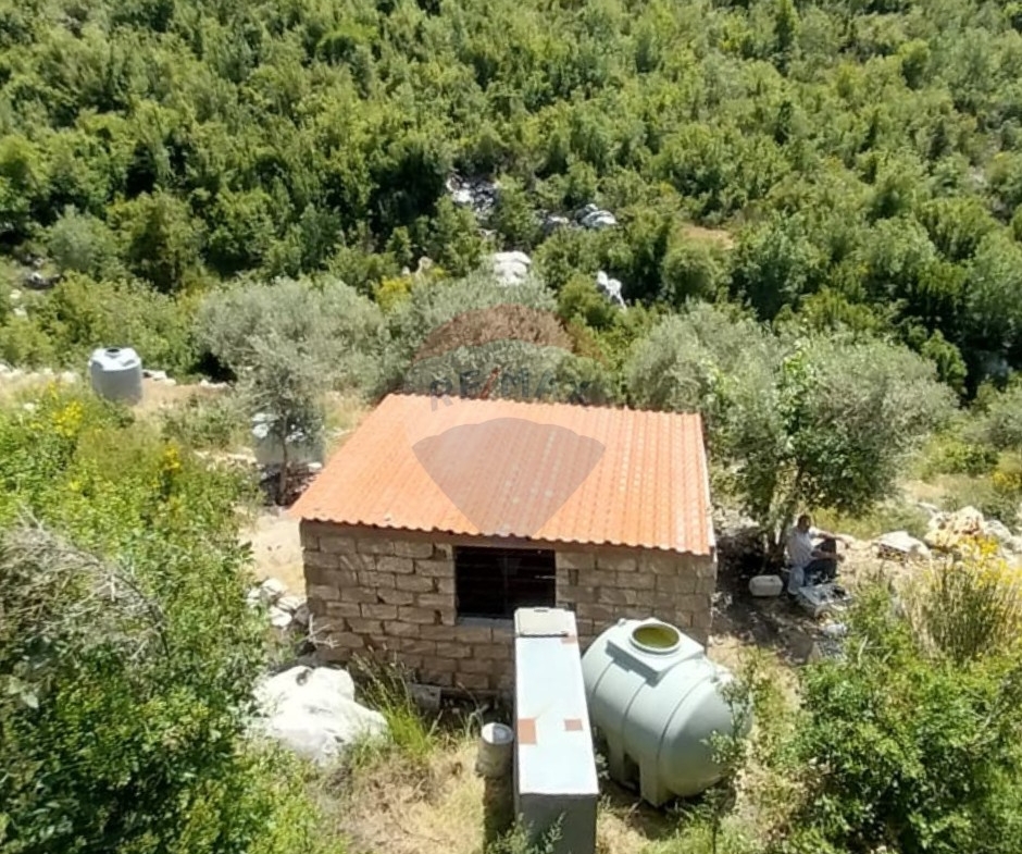 R9-3813  Land for Sale in Hadtoun – Keserwan, 1,565 m², Agriculturalأرض للبيع في حدتون – كسروان، 1,565 م²، زراعية — Photo 4 of 7