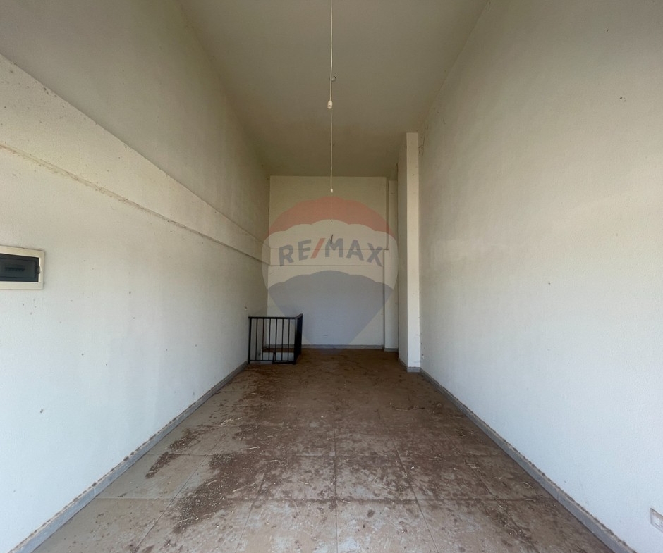 R9-3869 محلّان للبيع في أبو سمرا – قرب جامعة الجنان، 60 م² — الصورة 4 من 6